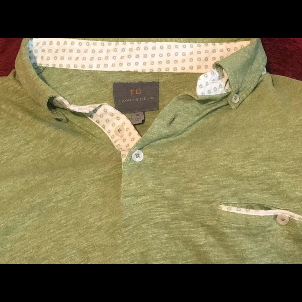 Thomas Dean: Shortsleeved green collared shirt